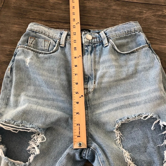 BDG Urban Outfitters 26 High Rise Mom Jeans Light Washed Holes Destroyed Ripped - Picture 7 of 10